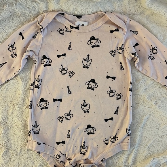 Kira Other - NWOT Kira Long Sleeve Onesie 12-18 Months